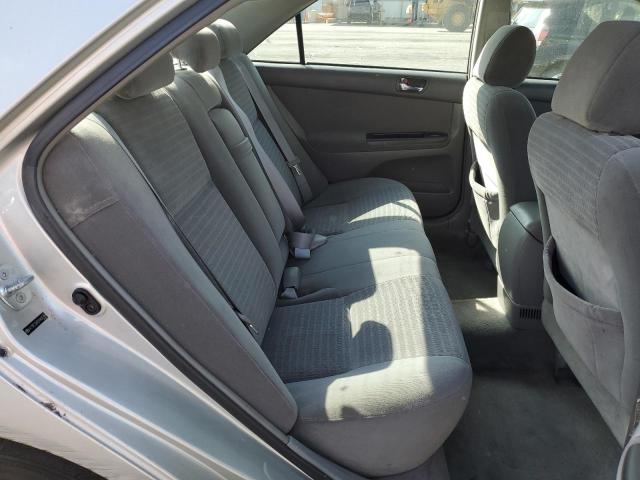 4T1BE32K05U404244 - 2005 TOYOTA CAMRY LE ნაცრისფერი ფოტო 10