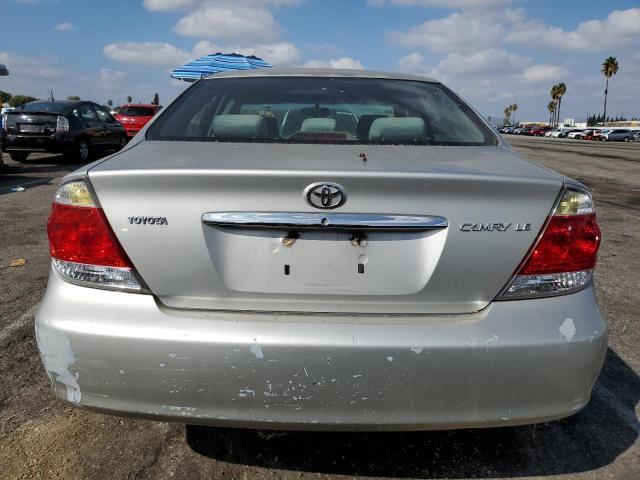 4T1BE32K05U404244 - 2005 TOYOTA CAMRY LE ნაცრისფერი ფოტო 6