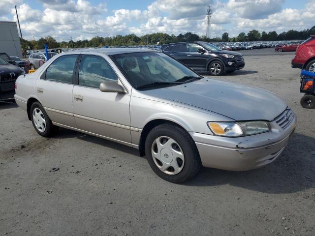 4T1BF22KXWU069518 - 1998 TOYOTA CAMRY CE SILVER photo 4