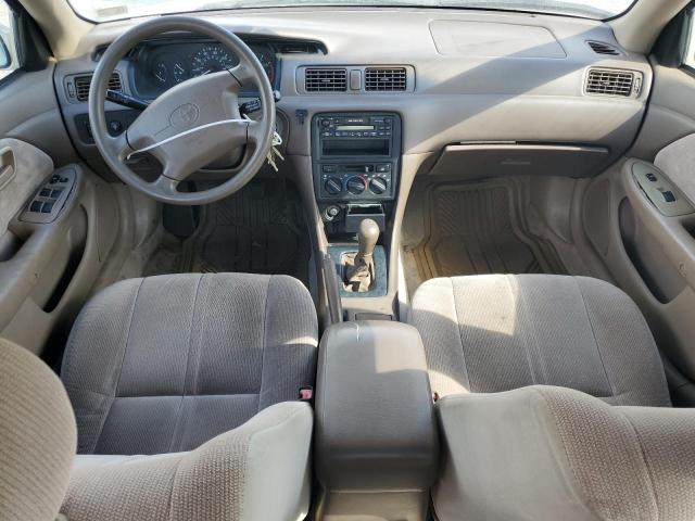 4T1BF22KXWU069518 - 1998 TOYOTA CAMRY CE SILVER photo 8