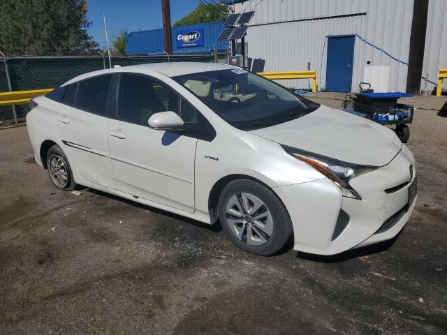 JTDKARFU9H3533687 - 2017 TOYOTA PRIUS WHITE photo 4