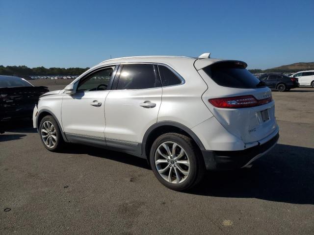 5LMCJ2D97HUL68154 - 2017 LINCOLN MKC SELECT WHITE photo 2