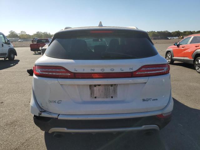 5LMCJ2D97HUL68154 - 2017 LINCOLN MKC SELECT WHITE photo 6