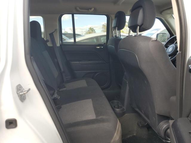 1C4NJPBA0GD811379 - 2016 JEEP PATRIOT SPORT Biały zdjęcie 11