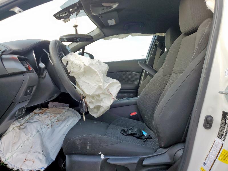 NMTKHMBX6KR097464 - 2019 TOYOTA C-HR XLE 白色 照片 7