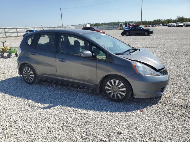 JHMGE8H34DC030182 - 2013 HONDA FIT ნაცრისფერი ფოტო 4