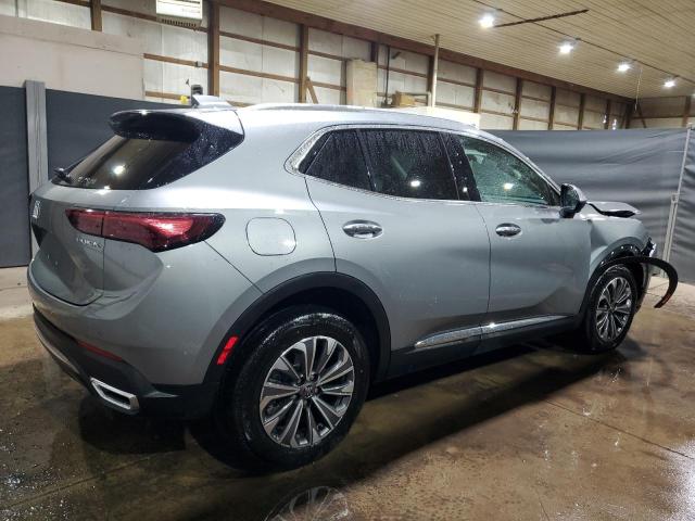 LRBFZME45RD076790 - 2024 BUICK ENVISION PREFERRED ვერცხლისფერი ფოტო 3