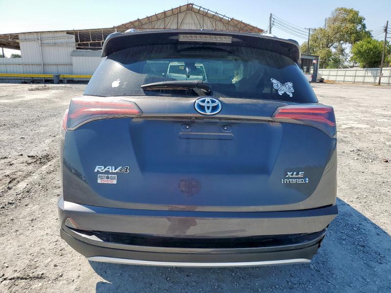 JTMRJREVXJD218017 - 2018 TOYOTA RAV4 HV LE Boz foto 6