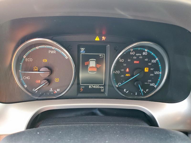 JTMRJREVXJD218017 - 2018 TOYOTA RAV4 HV LE Boz foto 9