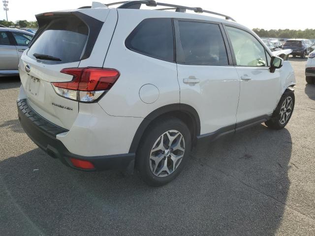 JF2SKAFC3MH456920 - 2021 SUBARU FORESTER PREMIUM WHITE photo 3