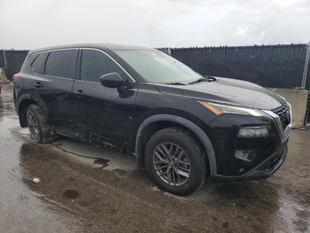 5N1AT3AA7MC685229 - 2021 NISSAN ROGUE S BLACK photo 4