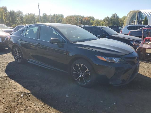 4T1B11HK2JU555605 - 2018 TOYOTA CAMRY L BLACK photo 4