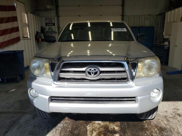 5TEUU4EN8AZ704725 - 2010 TOYT TACOMA ACCESS CAB Silber Foto 5