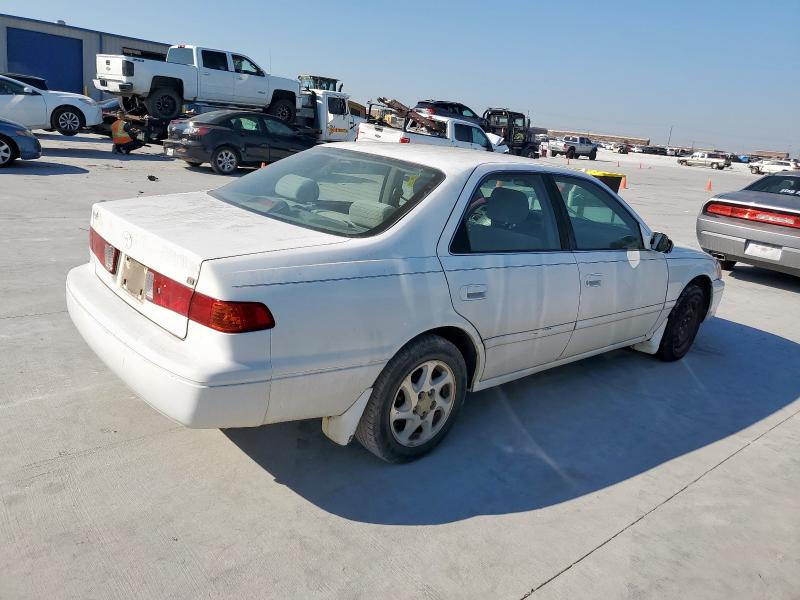 JT2BG22K810545789 - 2001 TOYOTA CAMRY CE WHITE photo 3