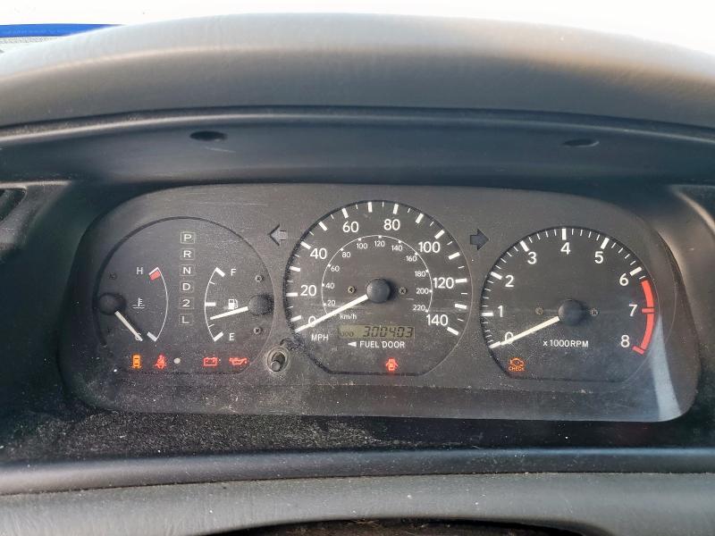 JT2BG22K810545789 - 2001 TOYOTA CAMRY CE WHITE photo 9