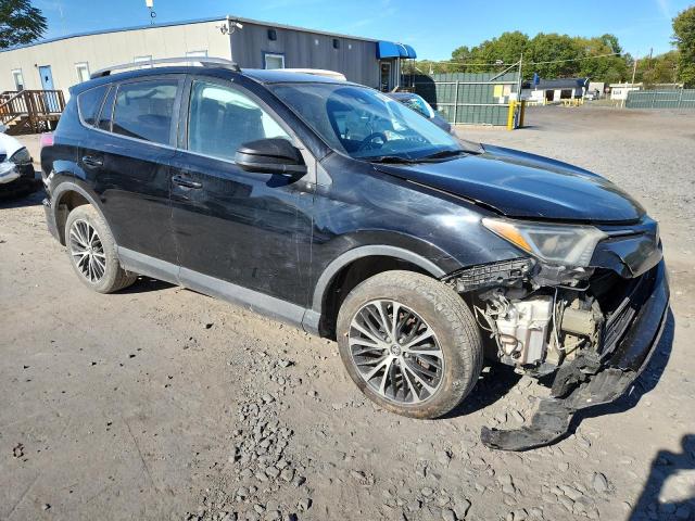 2T3BFREV3HW637472 - 2017 TOYOTA RAV4 LE Қара фото 4