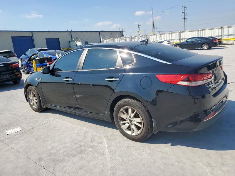 5XXGT4L36HG153169 - 2017 KIA OPTIMA LX Czarny zdjęcie 2