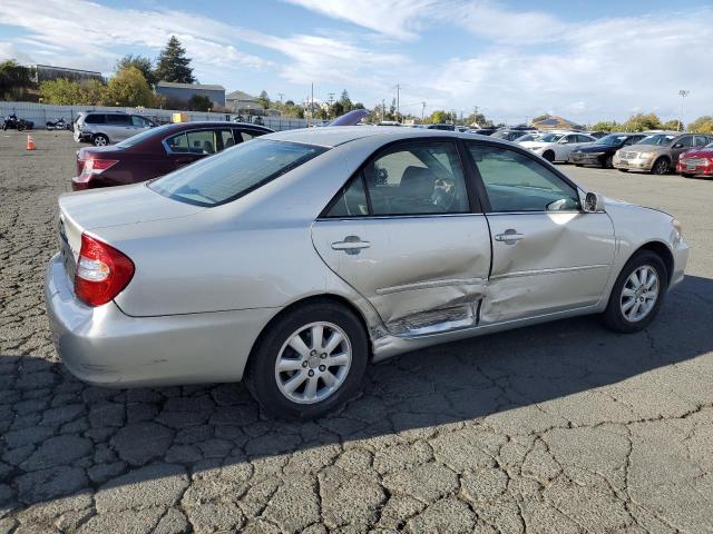 4T1BE30K44U266726 - 2004 TOYOTA CAMRY LE SILVER photo 3