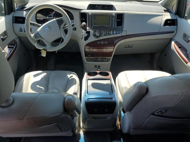 5TDYK3DC8BS174661 - 2011 TOYOTA SIENNA XLE WHITE photo 8