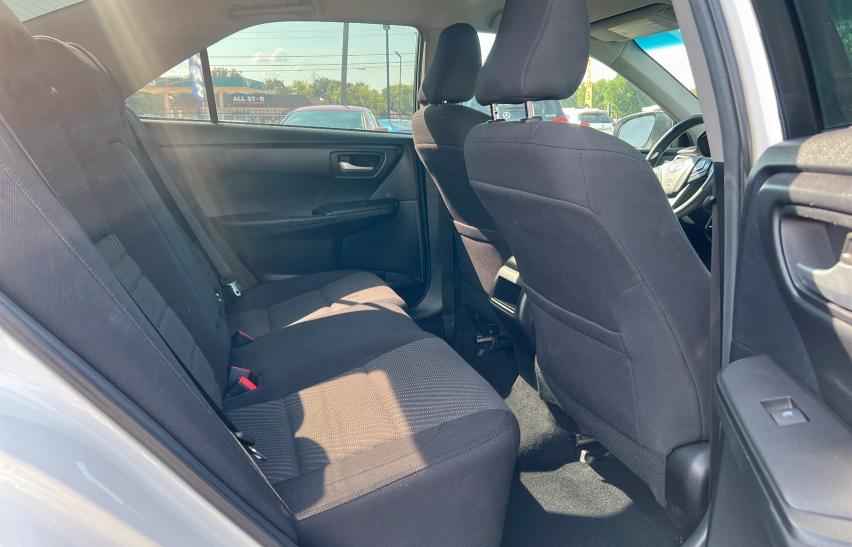 4T4BF1FK2FR492393 - 2015 TOYT CAMRY LE 白色 照片 6