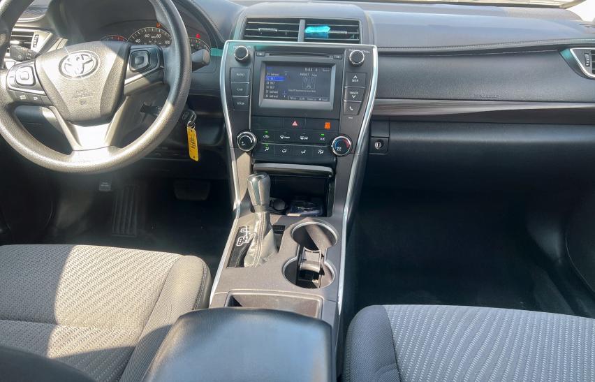 4T4BF1FK2FR492393 - 2015 TOYT CAMRY LE 白色 照片 9