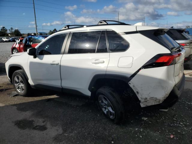 2T3W1RFV2NC176423 - 2022 TOYOTA RAV4 XLE ნაცრისფერი ფოტო 2