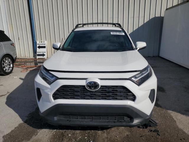 2T3W1RFV2NC176423 - 2022 TOYOTA RAV4 XLE ნაცრისფერი ფოტო 5