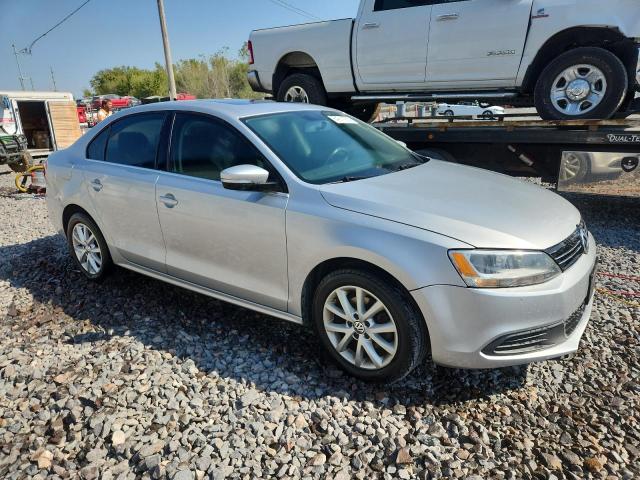 3VWDX7AJ4DM354326 - 2013 VOLKSWAGEN JETTA SE Күміс фото 4