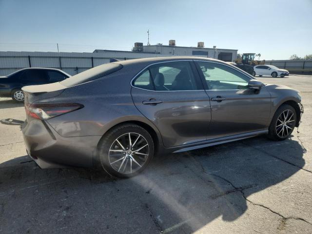 4T1T11AK0NU679117 - 2022 TOYOTA CAMRY SE Մոխրագույն լուսանկար 3