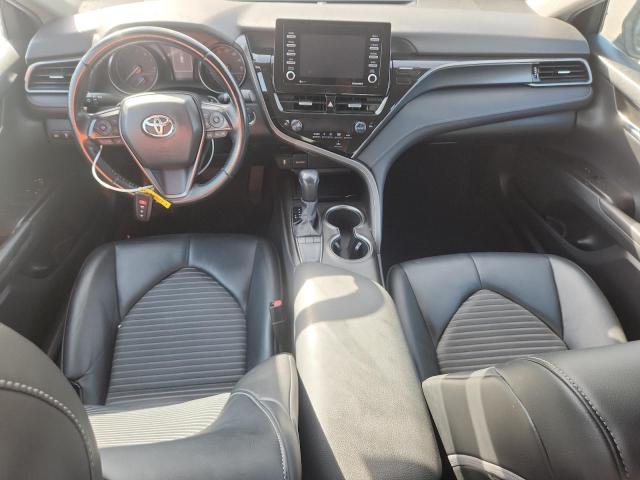 4T1T11AK0NU679117 - 2022 TOYOTA CAMRY SE Մոխրագույն լուսանկար 8