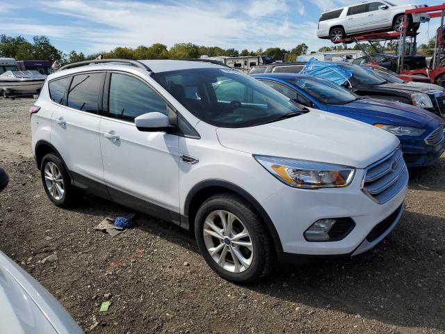 1FMCU9GD1JUB06459 - 2018 FORD ESCAPE SE WHITE photo 4