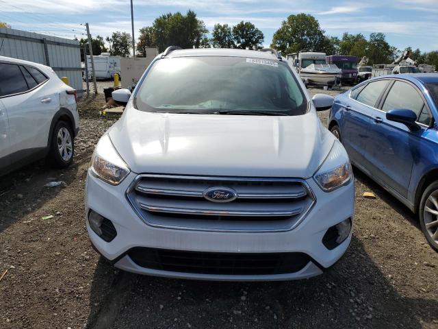 1FMCU9GD1JUB06459 - 2018 FORD ESCAPE SE WHITE photo 5