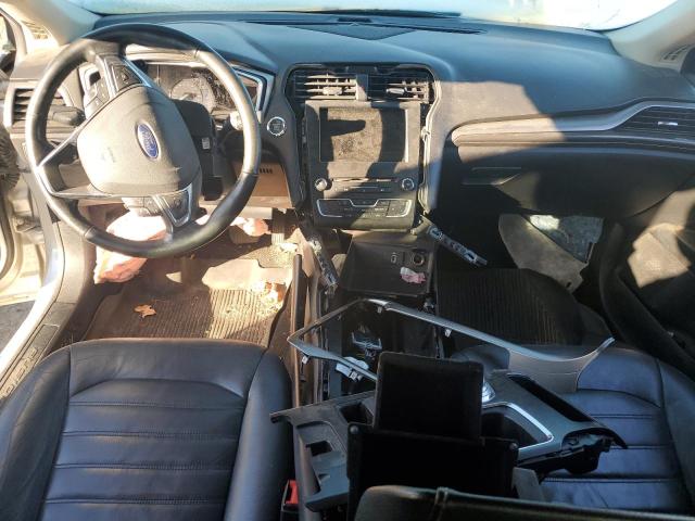 3FA6P0T92HR283387 - 2017 FORD FUSION SE SILVER photo 8