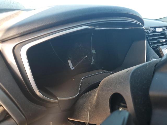 3FA6P0T92HR283387 - 2017 FORD FUSION SE SILVER photo 9