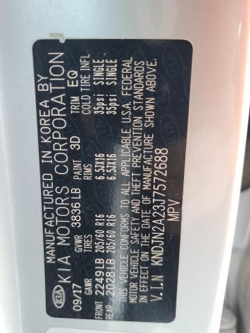 KNDJN2A23J7572688 - 2018 KIA SOUL 银色 照片 12