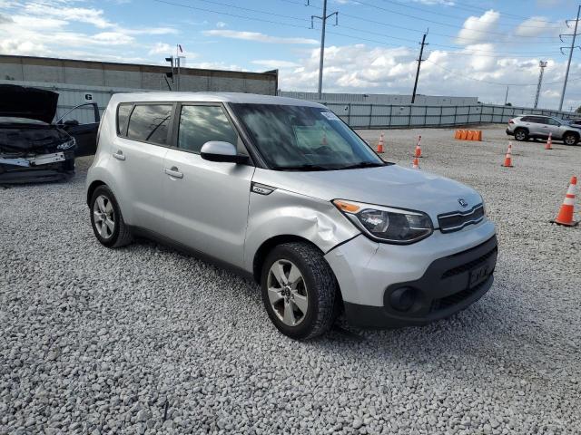 KNDJN2A23J7572688 - 2018 KIA SOUL 银色 照片 4