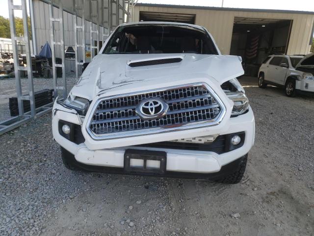5TFCZ5AN2HX121576 - 2017 TOYOTA TACOMA DOUBLE CAB Biały zdjęcie 5