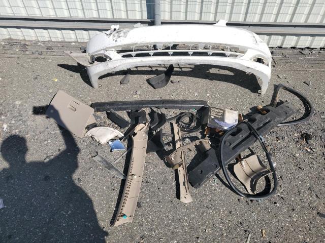 2T1BR32E27C715516 - 2007 TOYOTA COROLLA CE WHITE photo 12