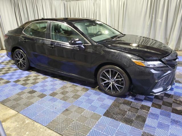 4T1G11BK1RU123873 - 2024 TOYOTA CAMRY SE NIGHT SHADE BLACK photo 4