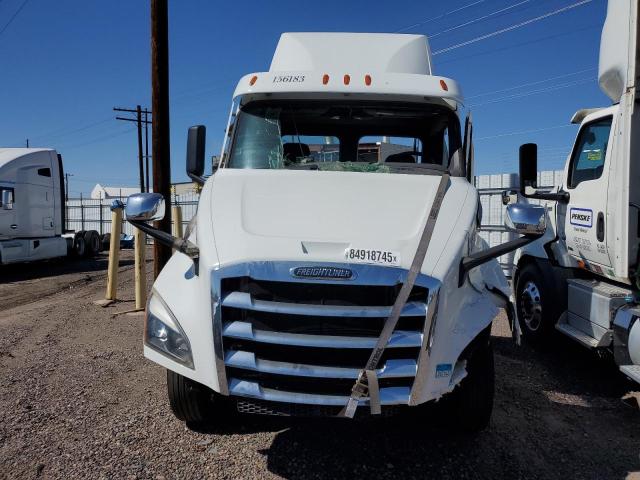 3AKJHTDV5SDVW2029 - 2025 FREIGHTLINER CASCADIA 1 Սպիտակ լուսանկար 9