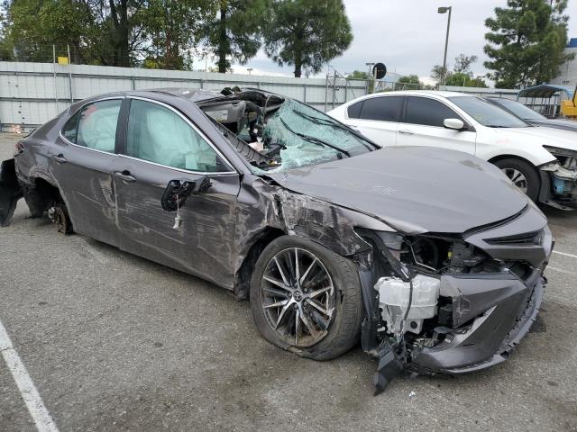 4T1G11AKXRU863438 - 2024 TOYOTA CAMRY SE NIGHT SHADE GRAY photo 4