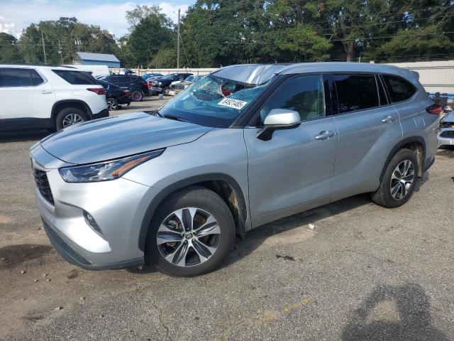 2022 TOYOTA HIGHLANDER XLE, 