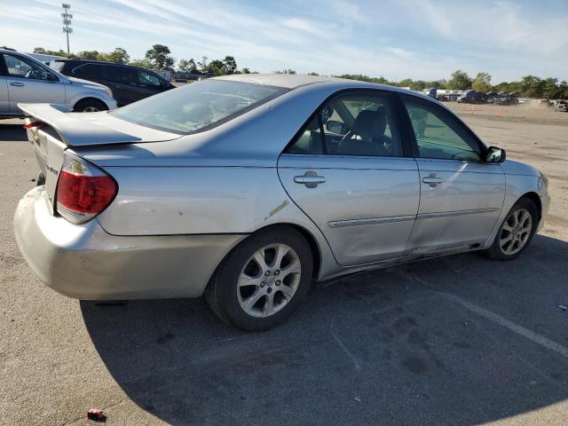 4T1BF30K05U595874 - 2005 TOYOTA CAMRY LE 银色 照片 3