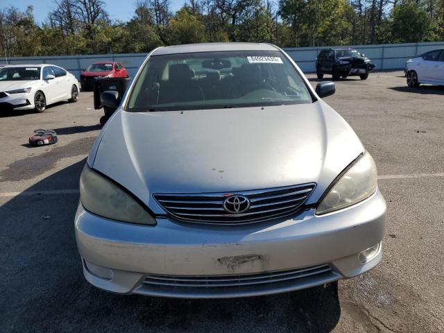 4T1BF30K05U595874 - 2005 TOYOTA CAMRY LE 银色 照片 5