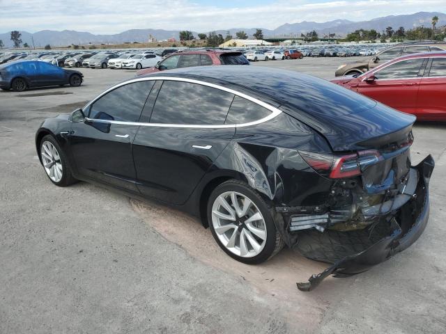 5YJ3E1EA8JF071178 - 2018 TESLA MODEL 3 Czarny zdjęcie 2