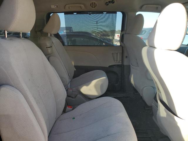 5TDKK3DC5CS215268 - 2012 TOYOTA SIENNA LE RED photo 11