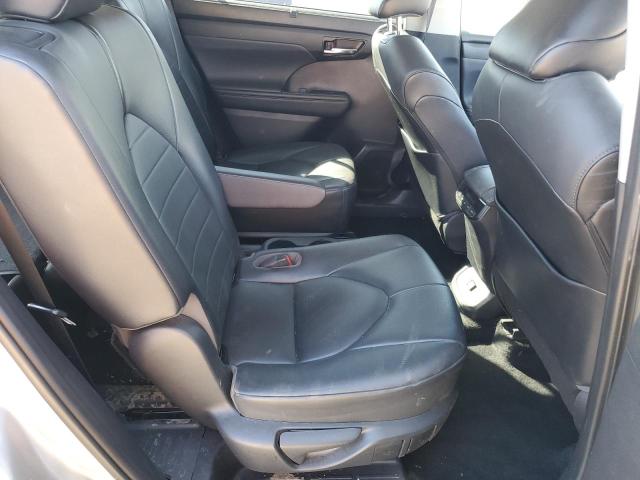 5TDGZRBH6MS122425 - 2021 TOYOTA HIGHLANDER XLE Серебристый фото 11