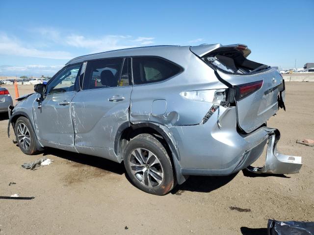 5TDGZRBH6MS122425 - 2021 TOYOTA HIGHLANDER XLE Серебристый фото 2