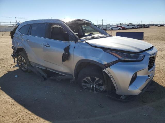5TDGZRBH6MS122425 - 2021 TOYOTA HIGHLANDER XLE Серебристый фото 4