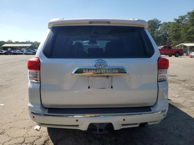 JTEZU5JR2B5024646 - 2011 TOYOTA 4RUNNER SR5 WHITE photo 6